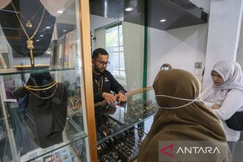 Harga emas Antam hari ini anjlok Rp29.000 jadi Rp2,322 juta/gram