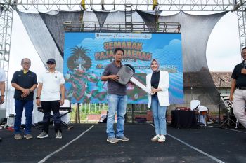 Bayar PBB-P2 sebesar Rp7.862 warga Klego bawa pulang satu unit mobil pick up