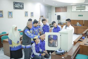 Teknik Elektro UMS terima bantuan RTU dari PLN untuk tingkatkan praktikum berbasis digitalisasi