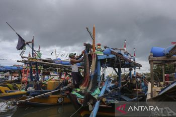 Nelayan tidak melaut dampak cuaca buruk