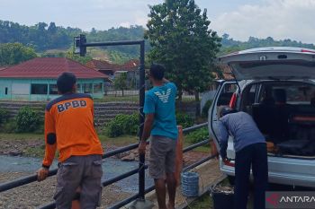 Alat pendeteksi banjir dipasang di Sungai Ogan Lengkiti OKU