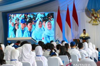 Prabowo pastikan tiap kelas dapat smartboard, dana akan kejar dari koruptor