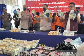 Indonesia seizes 60 kg of meth, arrests five in Malaysian drug ring