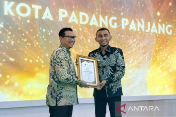 Kota Padang Panjang raih penghargaan Paritrana Award 2025 Tingkat Provinsi