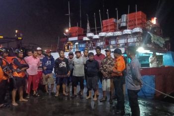 Basarnas Ternate evakuasi ABK KM Jeni Jaya 05 alami kerusakan mesin