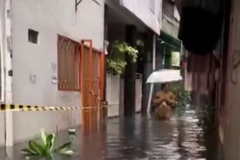 DKI kemarin, banjir hingga prostitusi di pinggir Jalan Daan Mogot
