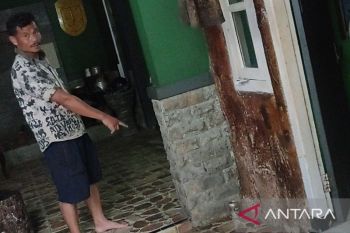 Rumah warga bau gas dan lantai panas, BPBD Cianjur lapor ke PVMBG