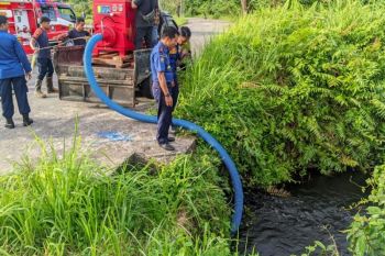 Pemkab Natuna uji coba penggunaan peralatan pemadam untuk pulau penyangga
