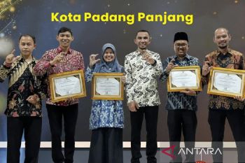 Pemkot Padang Panjang raih Anugerah Kota Informatif 2025