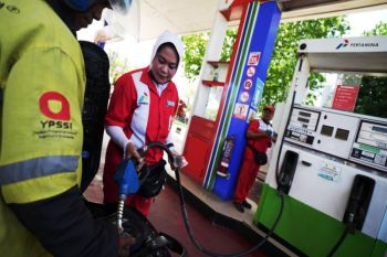 Mulai 1 Maret 2026, harga Pertamax naik jadi Rp12.300 per liter