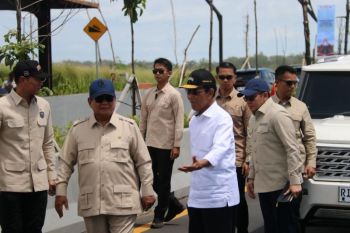 Momen Prabowo-Sultan HB X satu mobil jadi sorotan: Penuh tawa dan keakraban