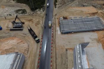 Sistem Buka-Tutup Diterapkan di Jalan Garuda Sakti KM 7, Hutama Karya Imbau Pengendara Tetap Waspada