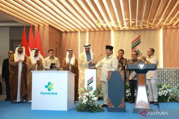 Populer, Gunung Semeru erupsi-Prabowo resmikan RS Emirates-Indonesia