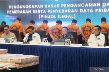 Police hunt two foreigners over extortion via illegal loan apps