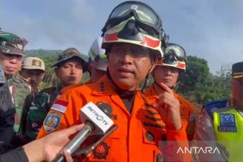 Kabasarnas evaluasi lanjutan operasi pencarian korban longsor Cilacap