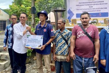 Pemkot Batam beri prioritas ke nelayan dengan bantuan alat tangkap