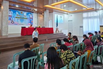 Pemkot Kupang meningkatkan literasi informasi dan teknik membaca nyaring