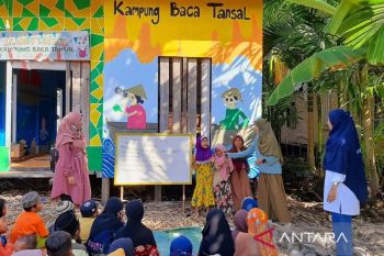 Badariah dan perahu baca yang menyalakan literasi di Tanjung Saleh