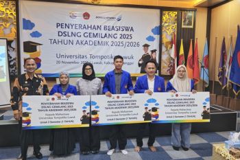 Dukung SDM muda Banggai, DSLNG salurkan beasiswa gemilang di Untika