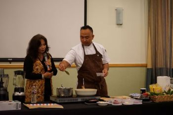KJRI mengenalkan tempe di Seattle, AS lewat "cooking demo"