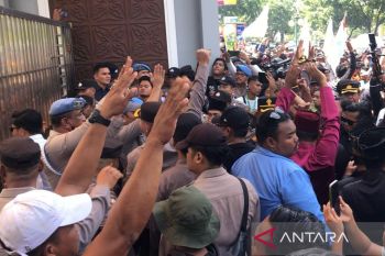 1.321 personel amankan aksi unjuk rasa di Kejati Riau