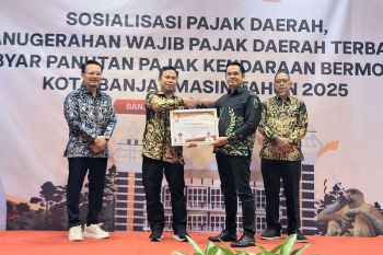 Pelindo raih penghargaan wajib pajak daerah terbaik I dari Pemko Banjarmasin
