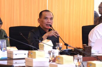 Sumanto apresiasi dalang Karanganyar gotong-royong pentaskan wayang kulit 30 jam