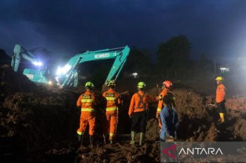 Tim SAR fokuskan pencarian korban longsor Cilacap di dua titik