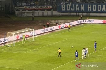 Klasemen BRI Super League pekan ke-13 per Jumat (21/11/2025),  Persib naik ke peringkat 2