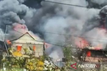 Pemkot Makassar bangun rumah warga korban bentrok