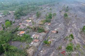 Gunung Semeru catat getaran banjir lahar hujan hampir 2 jam, berpotensi letusan sekunder