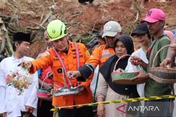 Pemkab Cilacap-Basarnas tutup operasi pencarian korban tanah longsor