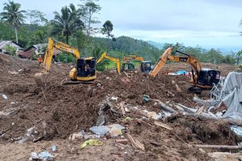 Pencarian korban longsor Banjarnegara diperpanjang tiga hari