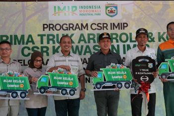 Dukung Bupati atasi sampah, IMIP bantu truk dan kontainer