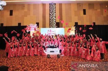 Glow &amp; Lovelybantu 100 perempuan muda wujudkan pendidikan tinggi
