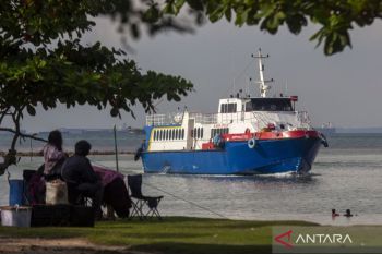 Harga emas Antam hari ini turun