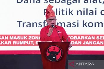 Hasto tegaskan PDIP lawan narasi tempatkan uang penentu demokrasi