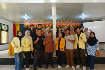 Sosialisasi program PISN Kemdiktisaintek RI 2025: Penguatan Komunitas Saluak badeta dalam penggarapan Randai tragedi "Perang Sintuak"
