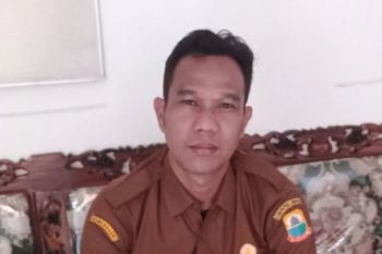 Diskatapang Lebak salurkan bantuan pangan pada warga miskin