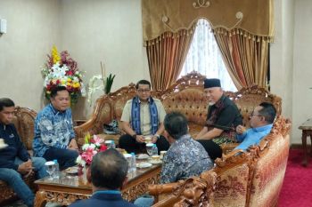 Sambut Kedatangan Menteri Ekraf, Gubernur Mahyeldi Tegaskan Komitmen Sumbar untuk Penguatan Ekonomi Kreatif Nasional