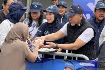 Menko Zulhas targetkan swasembada protein pada 2026