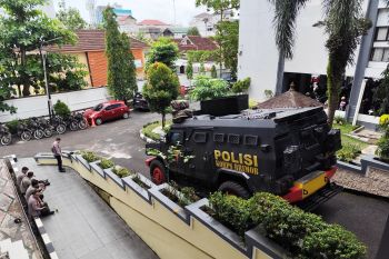 Mahasiswa demo "Rumah Banjar" Kalsel tuntut pengesahan KUHP hingga BBM langka