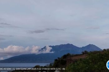 BPBD Bima imbau warga waspadai aktivitas Gunung Sangeang Api