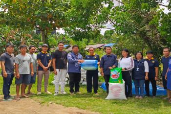 Pemkab Gumas salurkan belasan ribu benih ikan