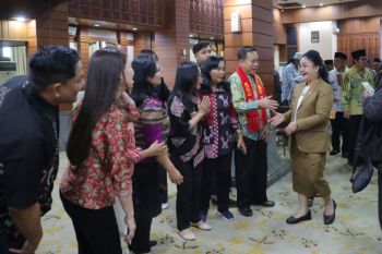 Pemkot Semarang berangkatkan 105 peserta perjalanan religi lintas agama