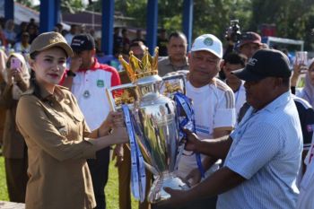 Sherly targetkan pelatih sepak bola seluruh Malut berlisensi B