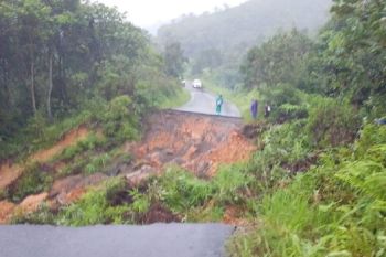 BPBD: Akses transportasi penghubung Mandailing Natal-Tapanuli terputus