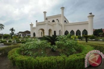 Istana Siak menjadi museum, pengelolaannya kini di bawah Disbud Riau dan Kementerian Kebudayaan