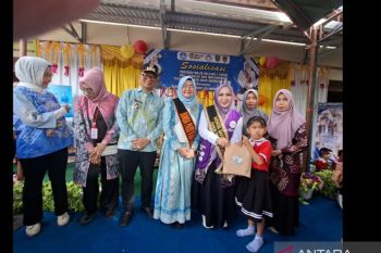 Guru PAUD di Desa Pemarangan Kiwa terima paket sembako