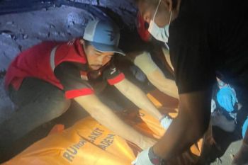 Pencuri kabel tewas tersengat listrik di Tanjung Priok, di lokasi kabel sudah terkelupas